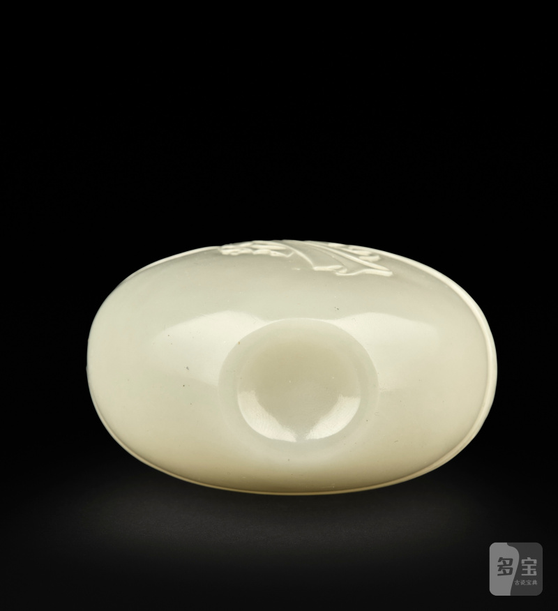 PETIT VASE EN JADE CÉLADON PÂLE À DÉCOR DE RUBAN  CHINE, DYNASTIE QING, XVIIIE-XIXE SIÈCLE - 图5